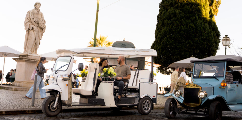 Lisbon Tuk-Tuk Tour with local guide